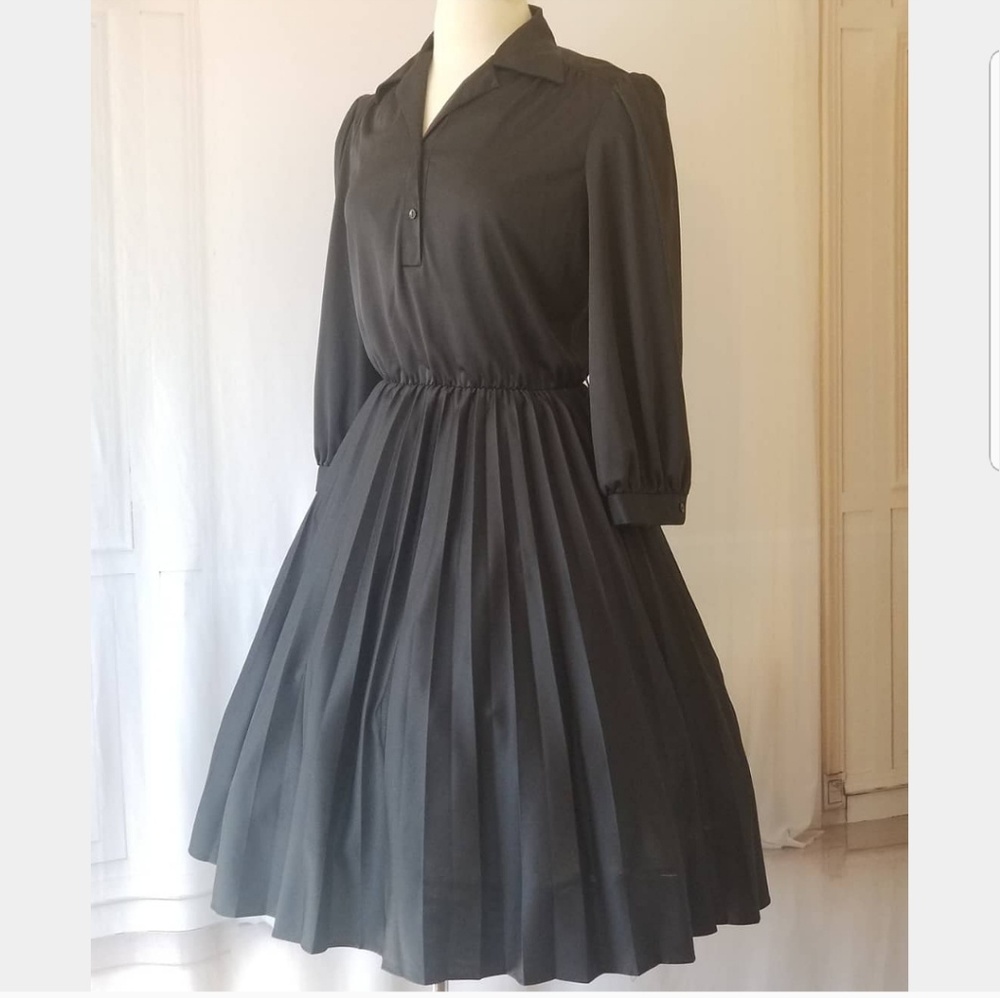 😍  True Vintage Day Dress In Black!!😍
